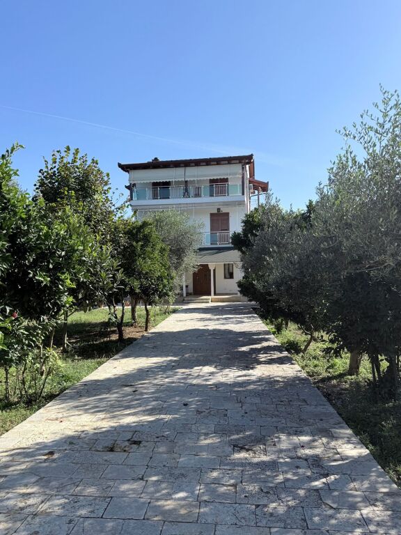 SHITET VILE INDIVIDUALE NE GJIRIN E LALZIT PERBALL RESORTS MELIA