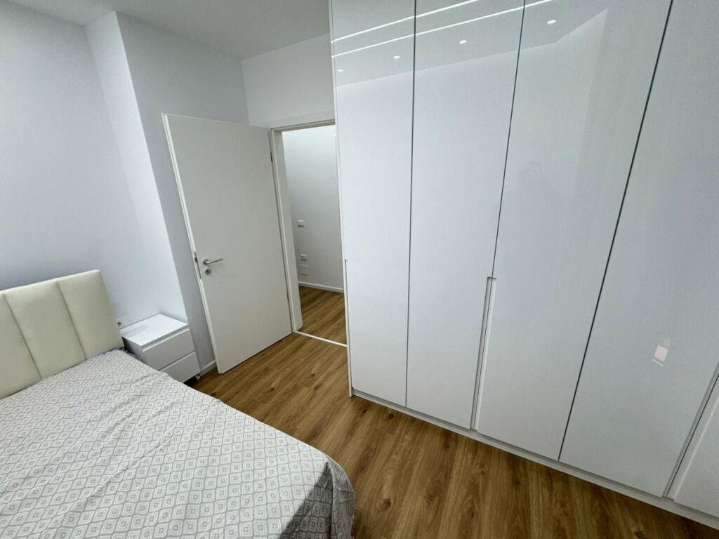 🏘️Si affittano due appartamenti 2+1 + Parcheggio 📍 Indirizzo: Ali Demi, Complesso Kadiu💰 Prezzo: 60.000 lek / mese 💰 Prezzo: 55.000 lek / mese SENZA PARCHEGGIO