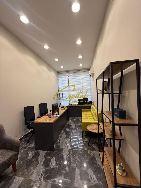 UFFICIO IN AFFITTO 20 M2 MERCATO CAM 40.000 LEKE