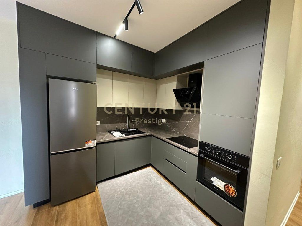 Apartament 1+1 për shitje te Rruga e Kavajës, pranë qendrës së Tirana.