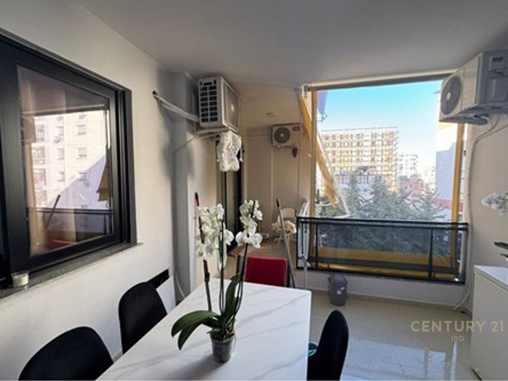 Apartment 2+1+Parking Space for sale in Astir