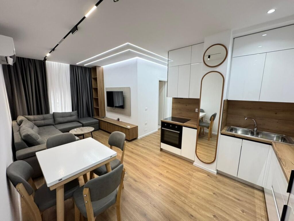 🏘️Si affittano due appartamenti 2+1 + Parcheggio 📍 Indirizzo: Ali Demi, Complesso Kadiu💰 Prezzo: 60.000 lek / mese 💰 Prezzo: 55.000 lek / mese SENZA PARCHEGGIO