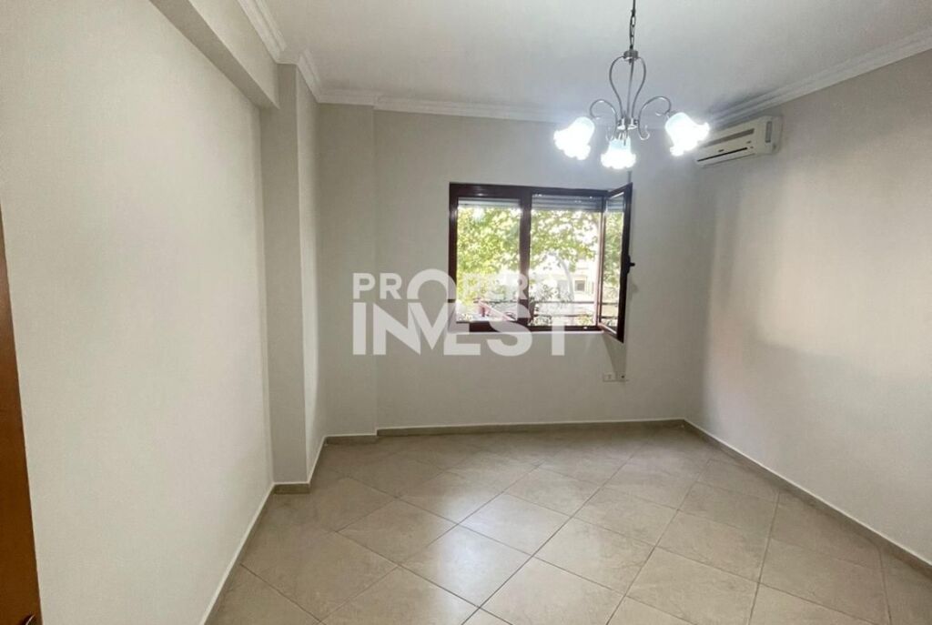 LOCALE IN AFFITTO PER UFFICI, IN VIA KAVAJES