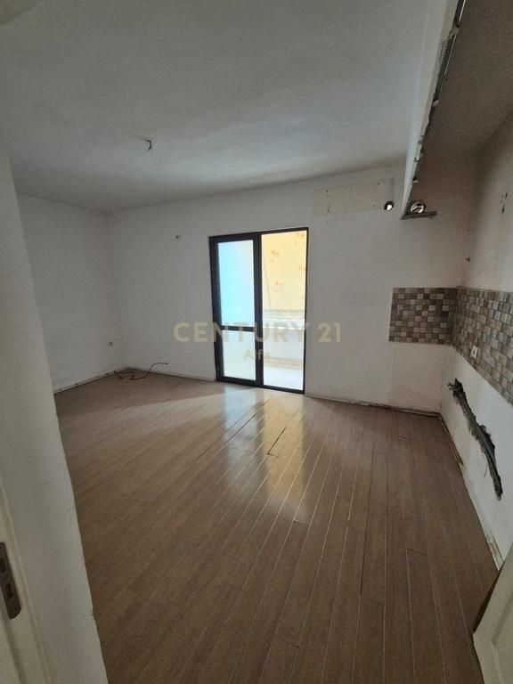 Apartament 2+1 per shitje tek Myslym Shyri