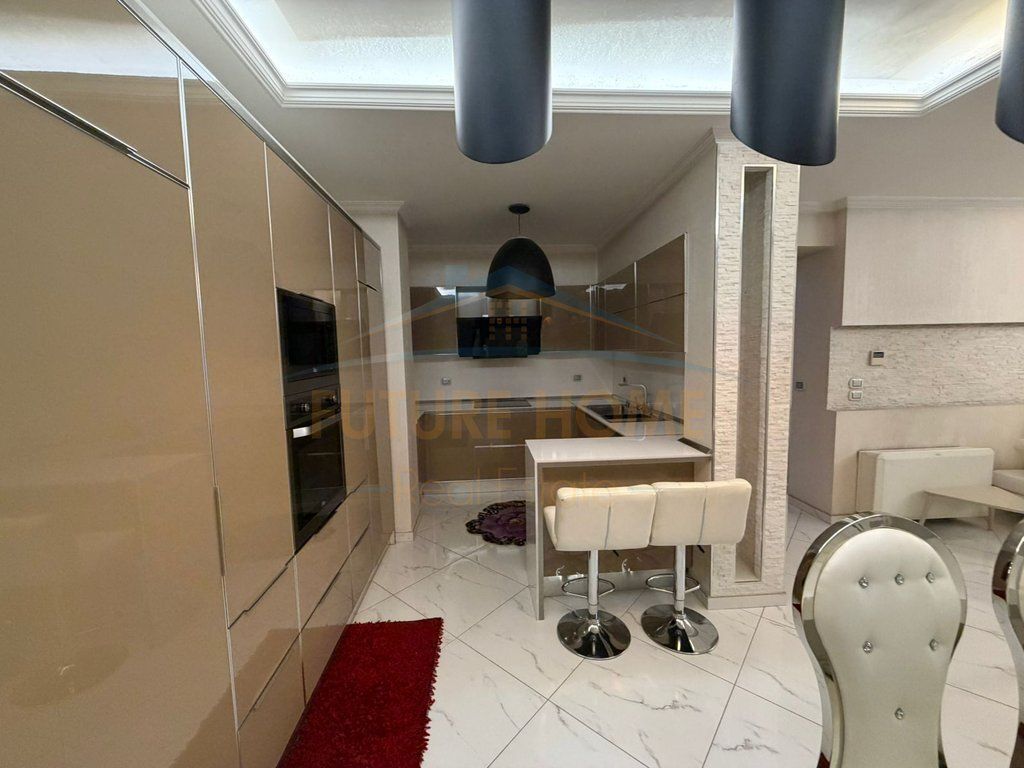 Qera, Apartament 3+1+2, Unaza e Re
