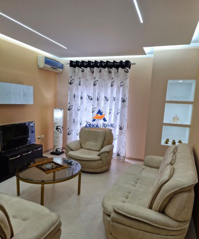 AFFITTASI APPARTAMENTO 2+1+BALCONE "RRUGA E KOSOVAREVE" 750 EURO