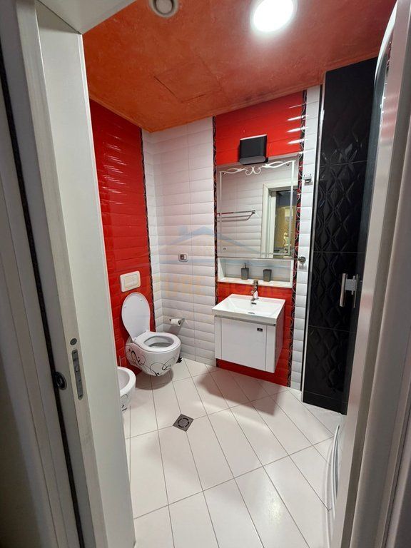 Qera, Apartament 3+1+2, Unaza e Re