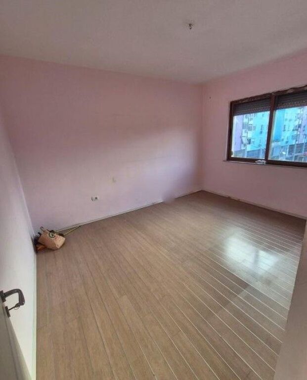 Shitet Apartament 2+1 në Myslym Shyr – Pallat Ekzistues!