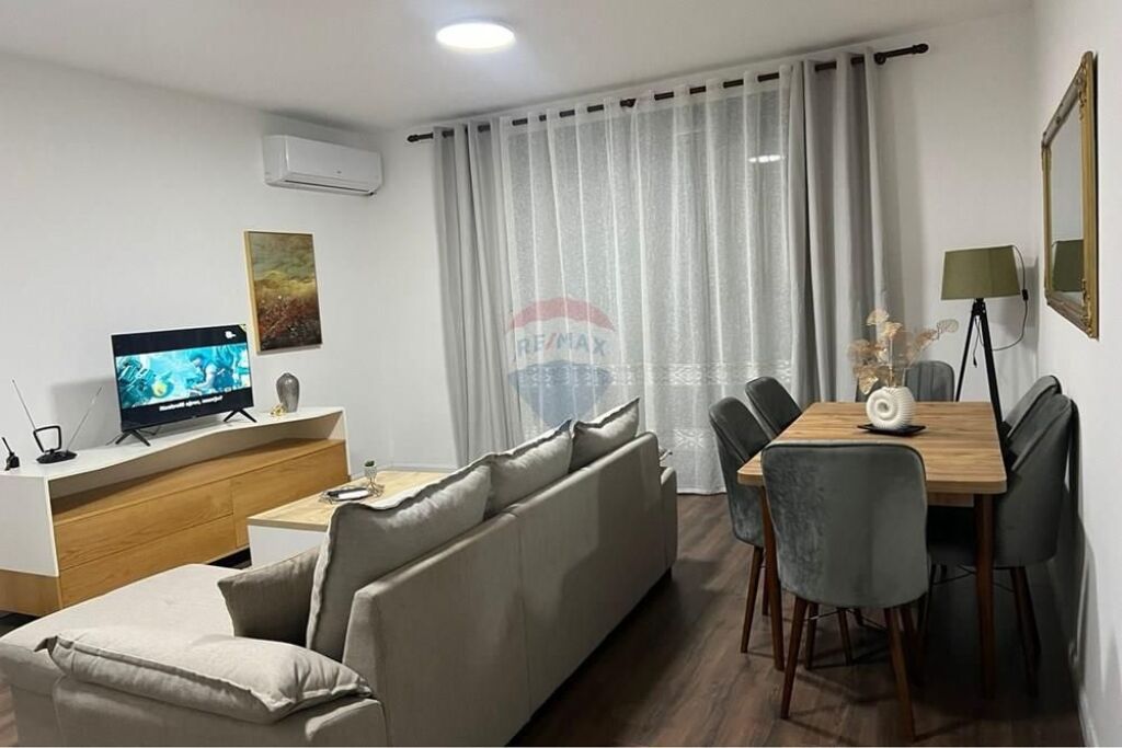 Apartment 3+1+2+Parking space for rent, Commune of Paris