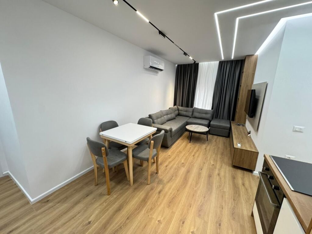 🏘️Si affittano due appartamenti 2+1 + Parcheggio 📍 Indirizzo: Ali Demi, Complesso Kadiu💰 Prezzo: 60.000 lek / mese 💰 Prezzo: 55.000 lek / mese SENZA PARCHEGGIO