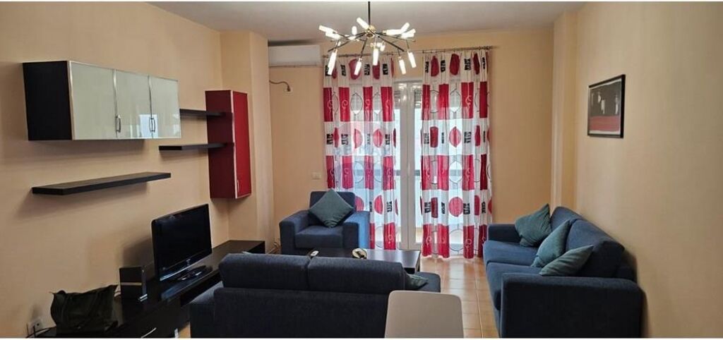 APPARTAMENTO 2+1+2 IN AFFITTO- VIA SALES