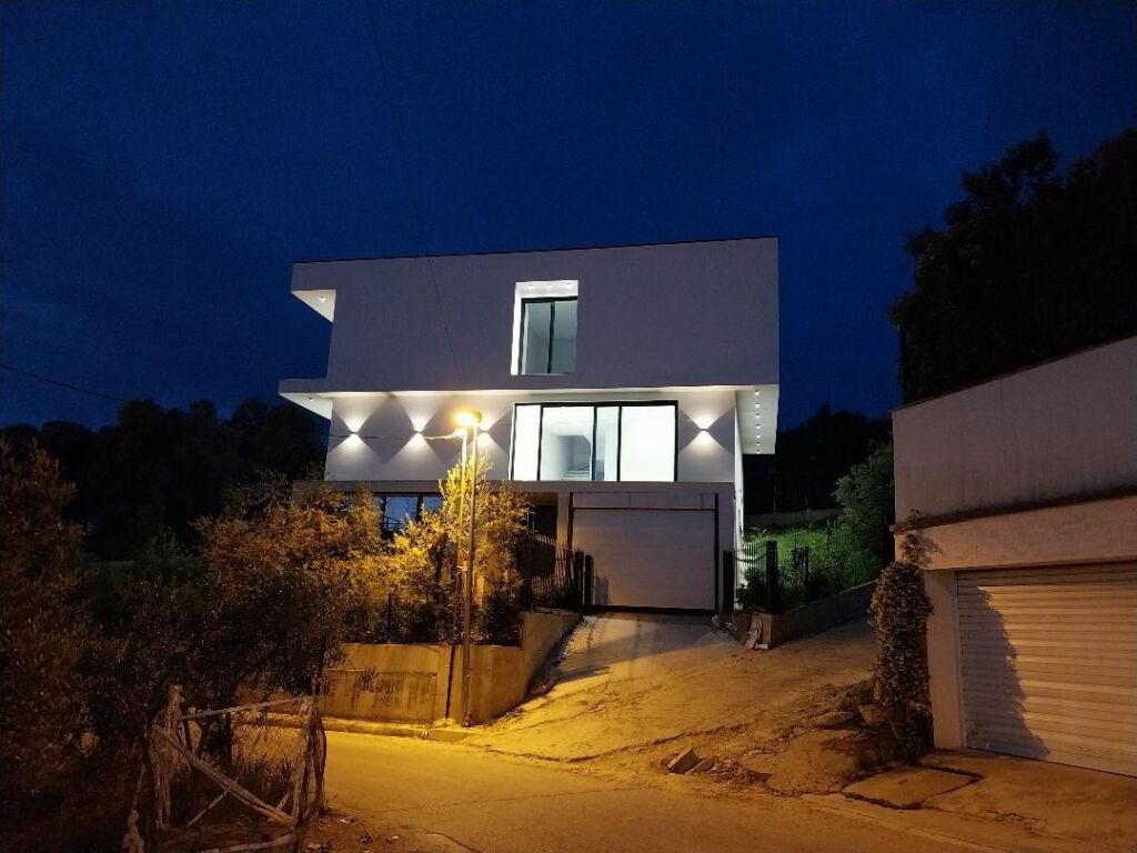 Villa di lusso in affitto presso il Lago Secco.
