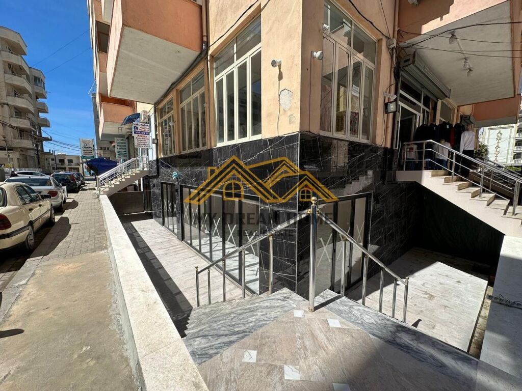 VENDITA UNITA' COMMERCIALE IN SPIAGGIA PRESSO PELIKANI DURRES!