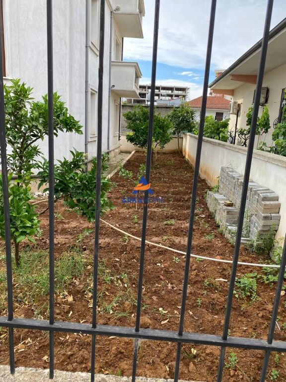 VILLA IN VENDITA 414M2 "KOMBINAT" 80.000.000 LEKE