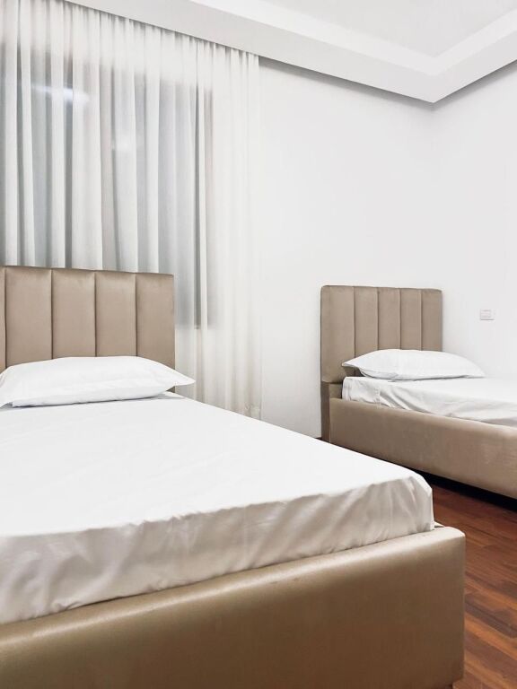 TRIPLEX + 2 GARAGE IN AFFITTO, VILA E ZOGUT, DURRES.