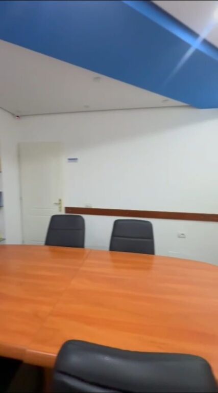 ZYRE ME QERA 160 M2 MYSLYM SHYRI 1.400 EURO