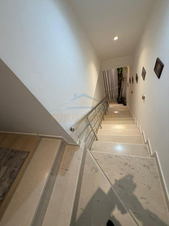 Shitet Duplex ne Rezidencen Kodra e Diellit, Tirane