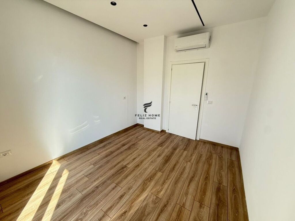 ZYRE ME QERA 110 M2 KOMUNA E PARISIT 900 EURO