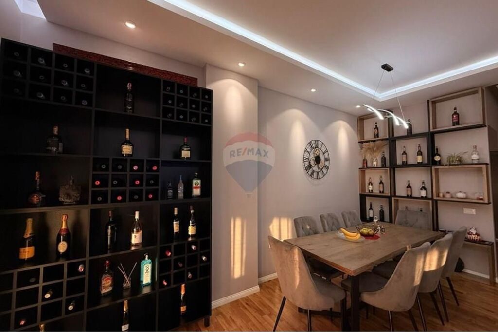 IN VENDITA, APPARTAMENTO 2+1+2+VERANDA, FRESK, TIRANA.