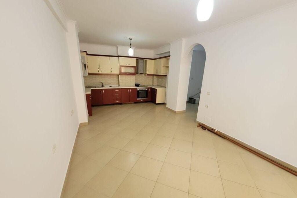 🏢 Apartament 1+1 me Qira  📍 Zona: Yzberisht💰 Çmimi: 300€
