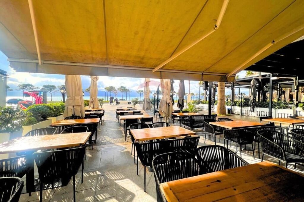 BUSINESS FOR SALE – RESTAURANT ON THE FRONT LINE, LUNGOMARE VLORË