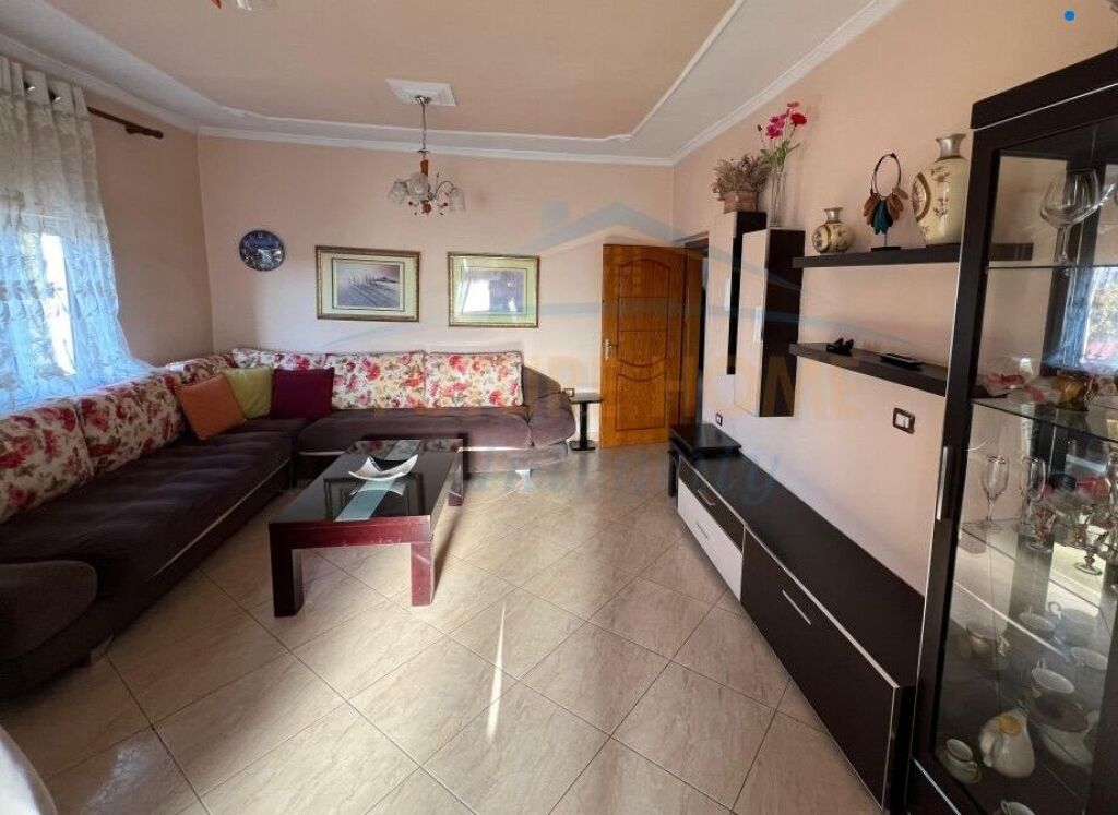 JEPET ME QERA APARTAMENT 1+1 FARMACIA 10