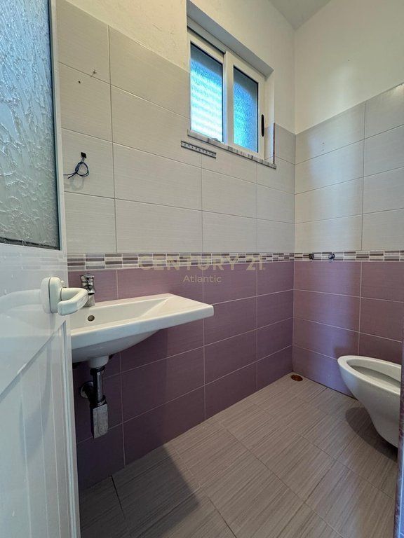 Villa in affitto – Arapaj, Durrës Posizione strategica vicino alla strada principale .