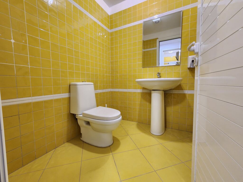Supreme Office – Ideal Investment Opportunity in Zyre 📍 Near Delijorgji – Rruga e Kavajës -- 850 m² | K3, New Building