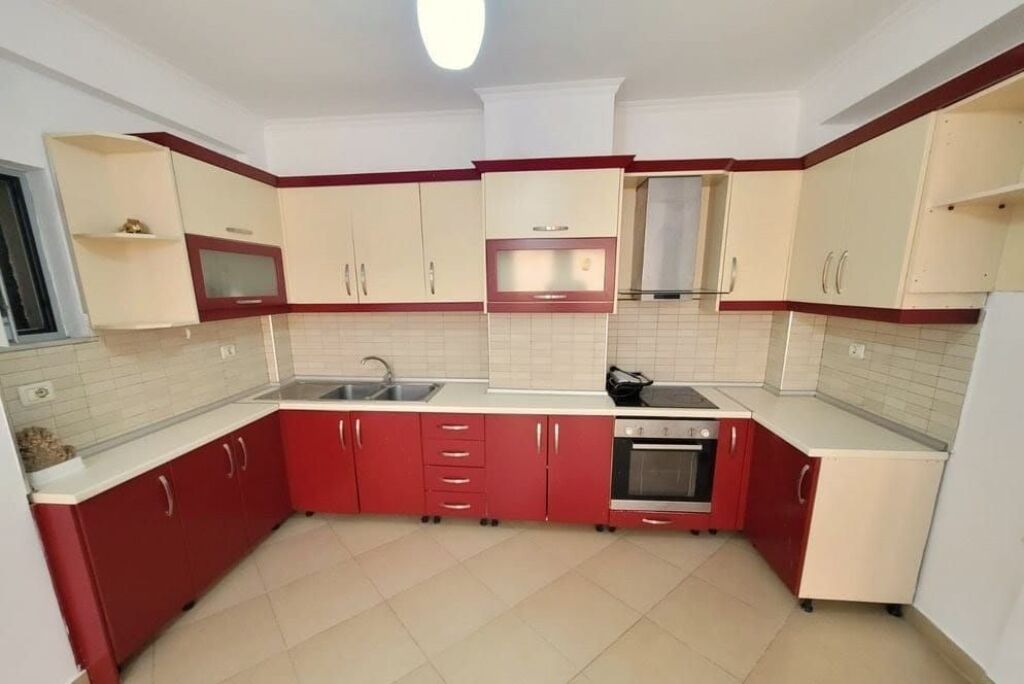 🏢 Apartament 1+1 me Qira  📍 Zona: Yzberisht💰 Çmimi: 300€