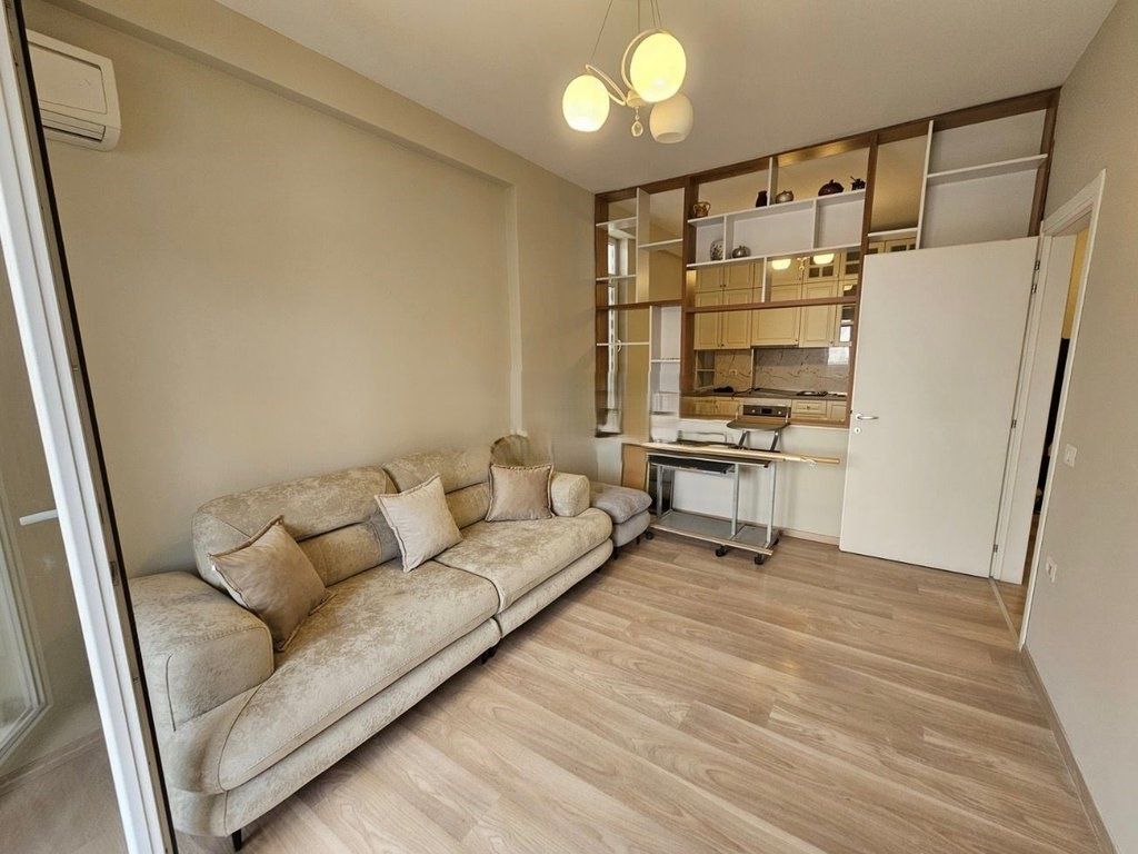 Apartament 1+1 me qira pranë Gjimnazit Partizani