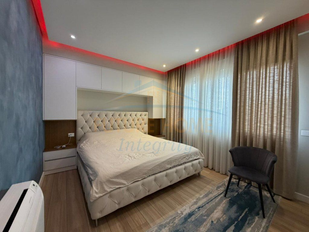 For sale, Apartment 3+1+2, Dry Lake, Tirana. AL64479