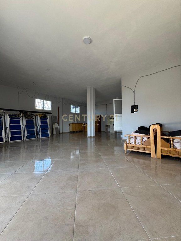 Villa in affitto – Arapaj, Durrës Posizione strategica vicino alla strada principale .