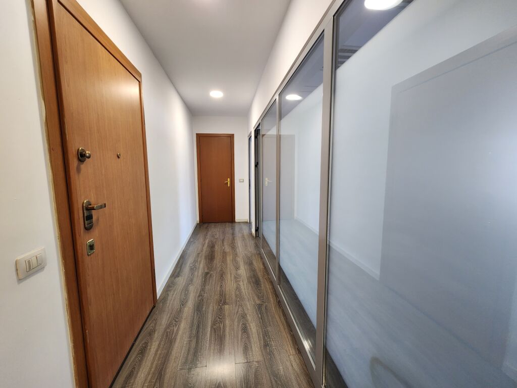 Supreme Office – Ideal Investment Opportunity in Zyre 📍 Near Delijorgji – Rruga e Kavajës -- 850 m² | K3, New Building