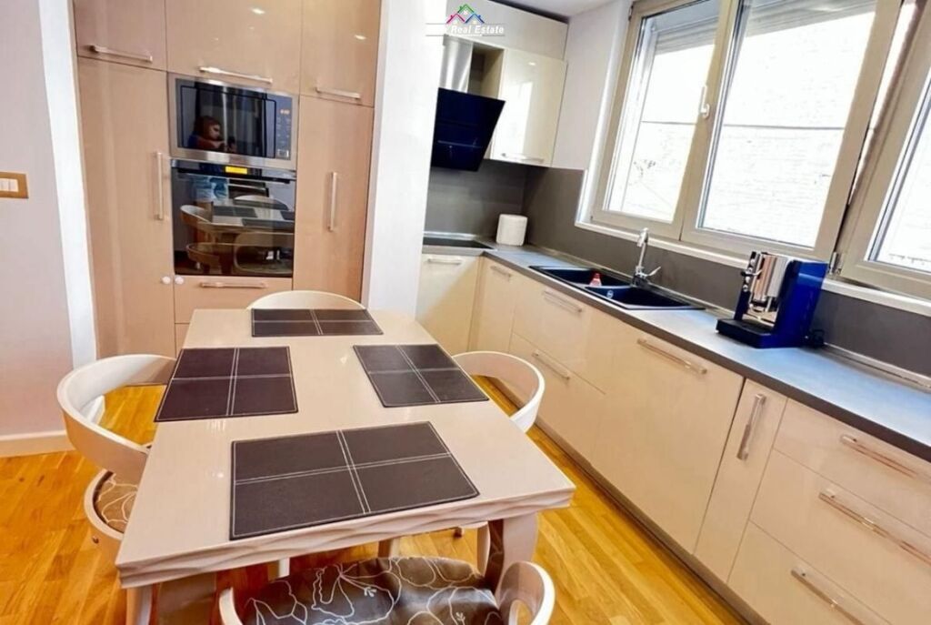 Appartamento In Affitto 2+1 In Centro (ID B22137) Tirana