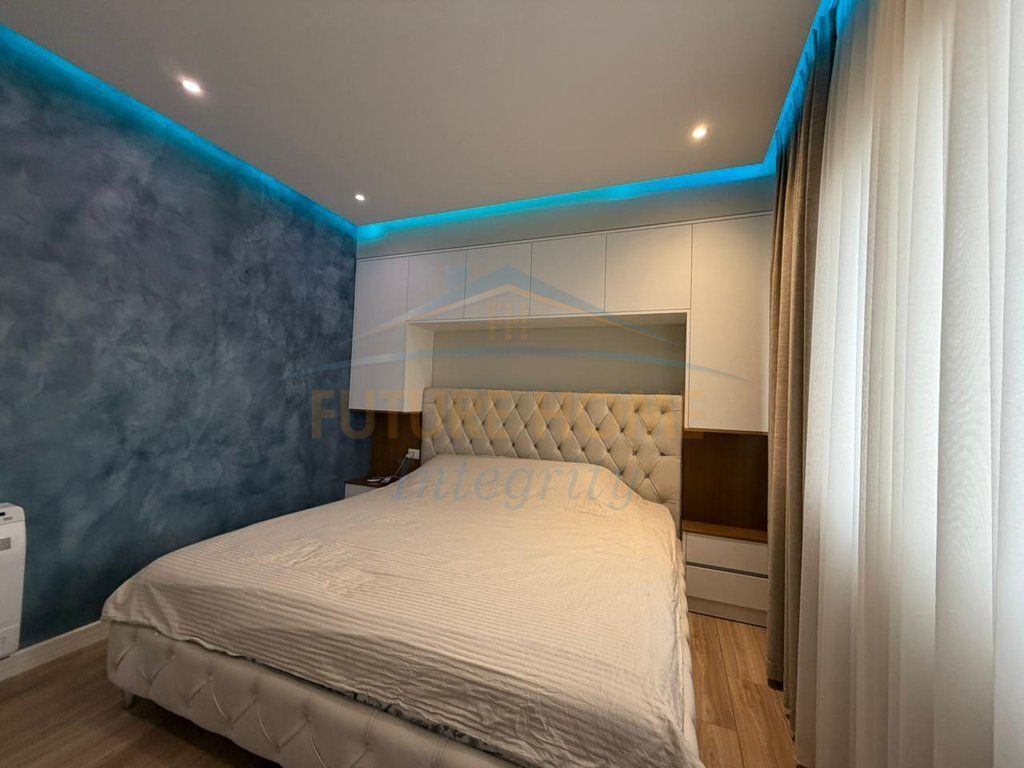 For sale, Apartment 3+1+2, Dry Lake, Tirana. AL64479