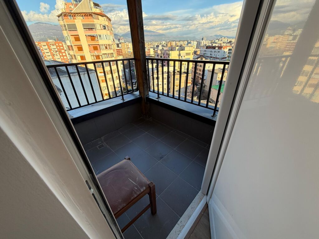 🏡 Jepet me qira 1+1 – i pabanuar më parë 📍 Përballë Delijorgji, tek Karburant Kastrati  🏢 Kati 7, pallat i ri me ashensor ✨ Apartament i ri, me kushte moderne 💶 600 €