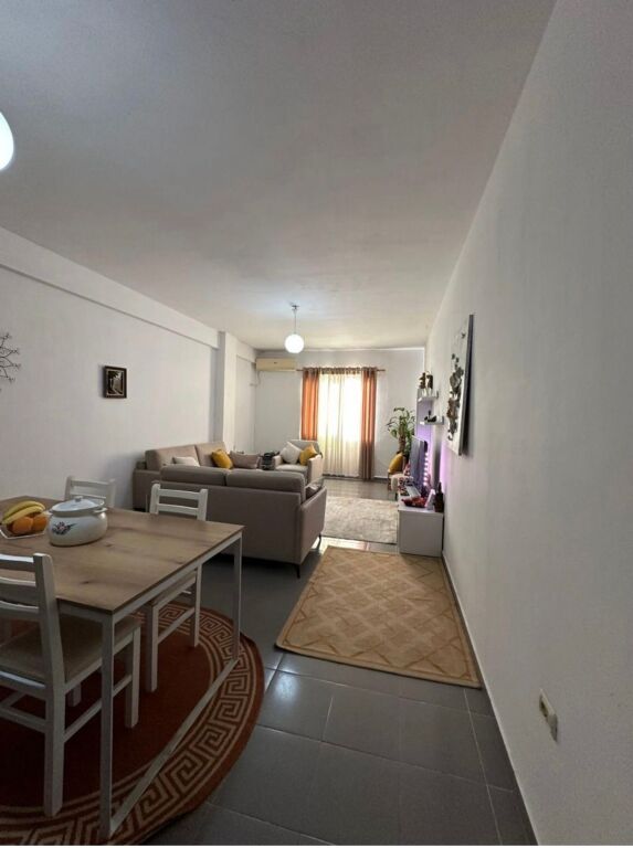 2+1,i mobiluar,ne yzberisht,cmimi 165000 leke