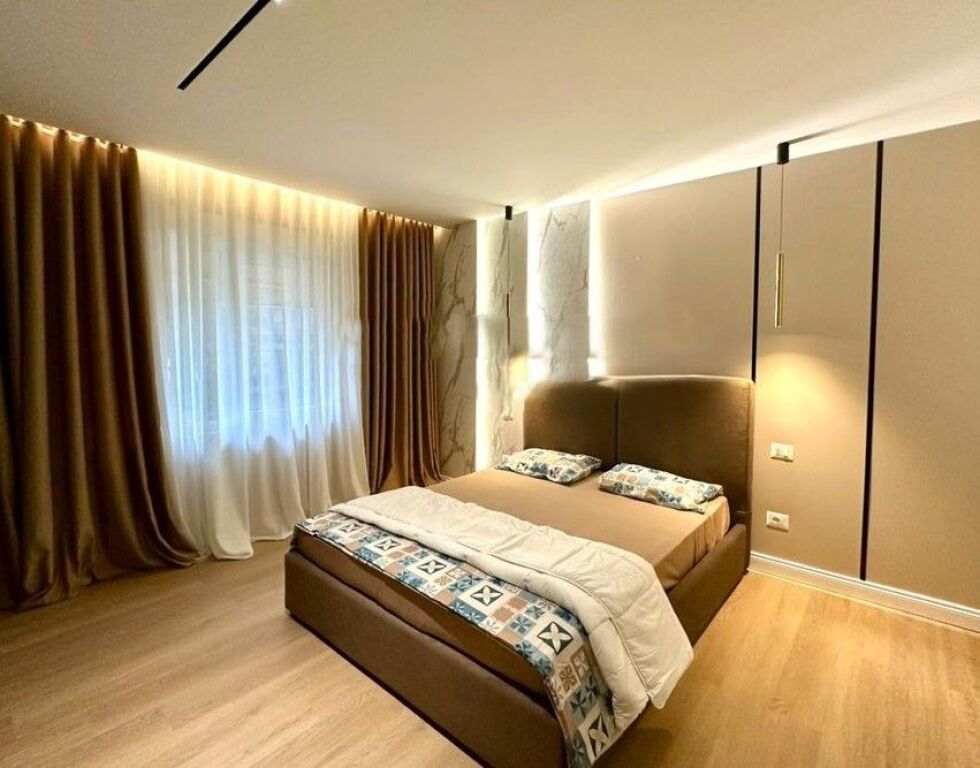 APARTAMENT PER QIRA 2+1+2 me 2 POSTE PARKIMI,TEK LIQENI I THATE
