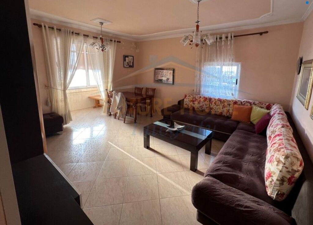 JEPET ME QERA APARTAMENT 1+1 FARMACIA 10
