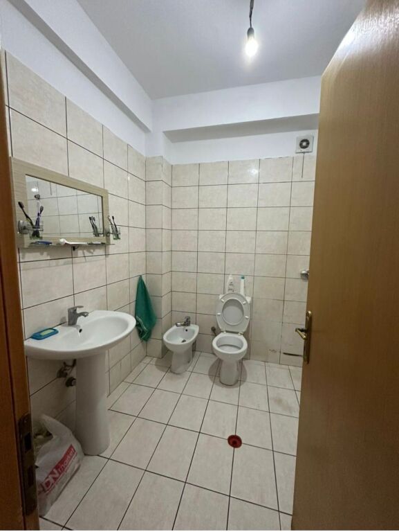 2+1,i mobiluar,ne yzberisht,cmimi 165000 leke