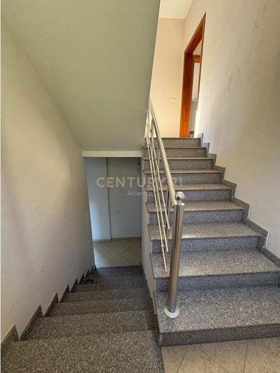 Villa in affitto – Arapaj, Durrës Posizione strategica vicino alla strada principale .