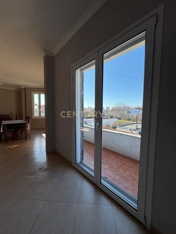 Villa in affitto – Arapaj, Durrës Posizione strategica vicino alla strada principale .