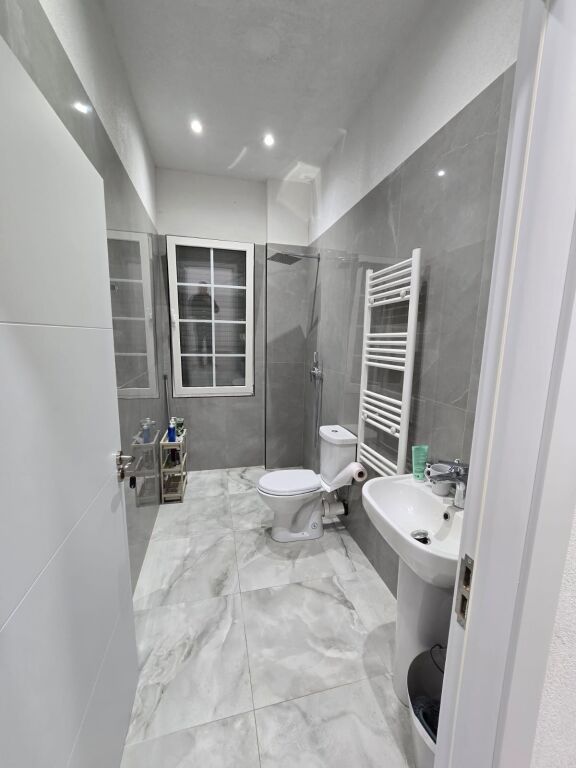 Jepet me qera apartament 4+1 📍 Paskuqan