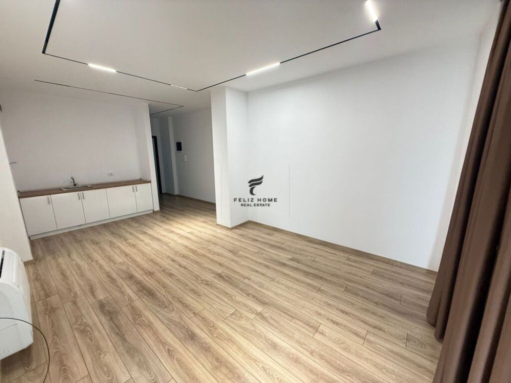 ZYRE ME QERA 110 M2 KOMUNA E PARISIT 900 EURO