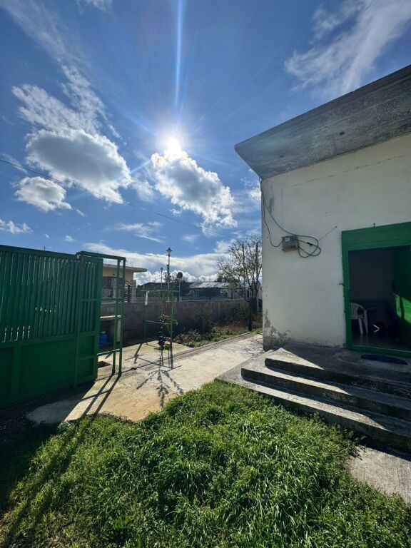 TERRENO + EDIFICIO IN VENDITA IN UNA POSIZIONE ECCELLENTE!

