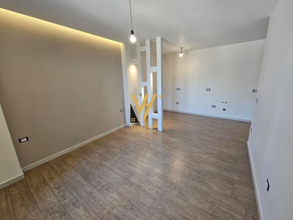 APPARTAMENTO+MONOLOCALE IN VENDITA A ZOGU I ZI 300.000 EURO