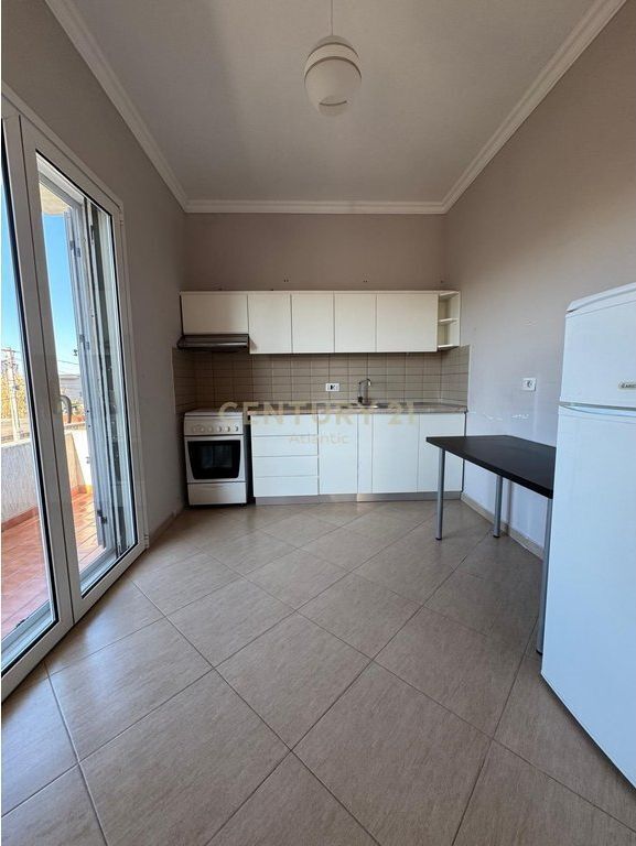 Villa in affitto – Arapaj, Durrës Posizione strategica vicino alla strada principale .