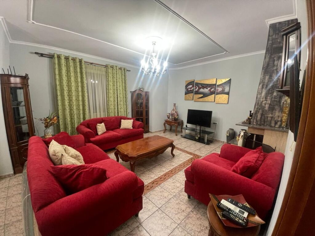 Vile me qera 2+1 tek Ish Tregu Elektrik (ID BV22465) Tirane