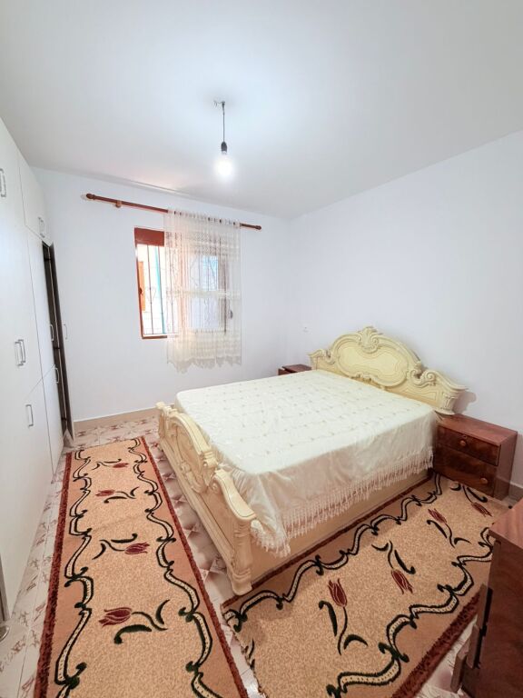JEPET ME QERA SHTEPI PRIVATE 1+1 ME OBORR ISH KENETA, DURRES