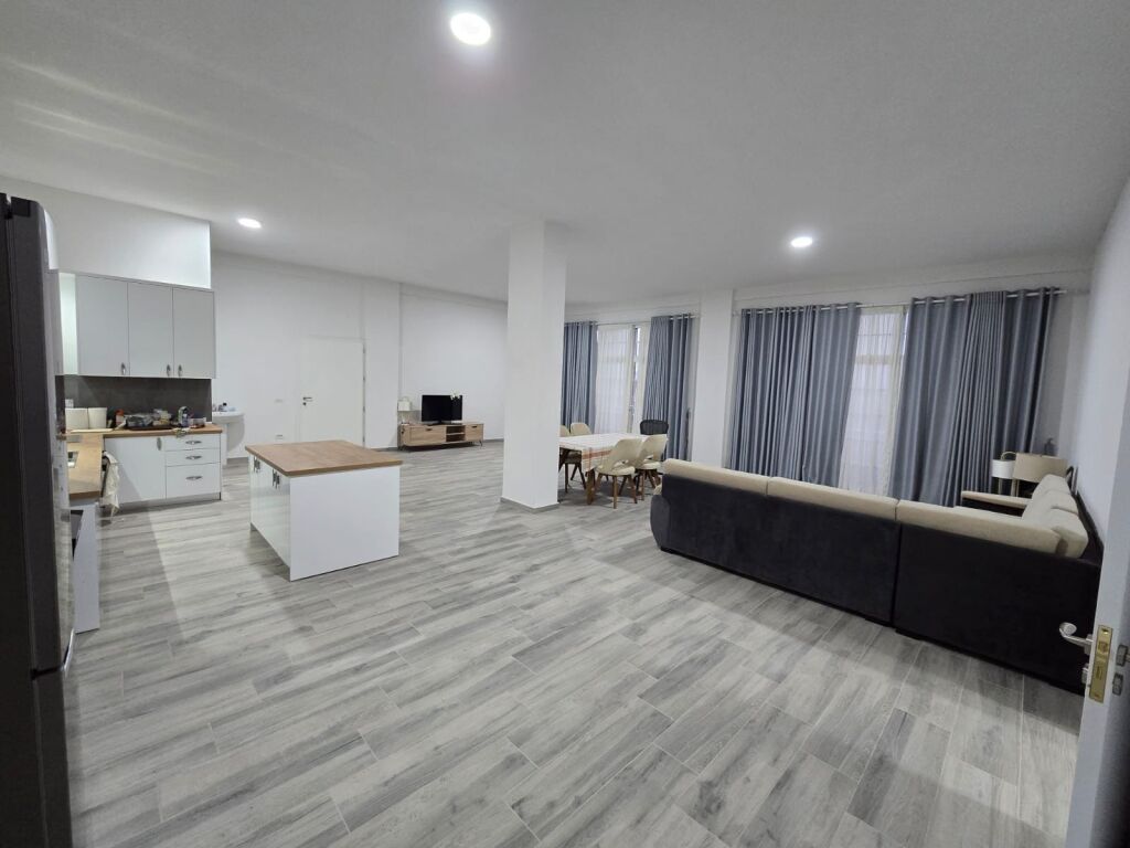 Jepet me qera apartament 4+1 📍 Paskuqan